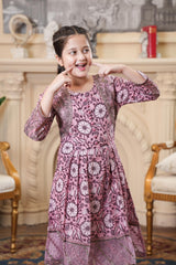 Soft Pink Daisy Maxi – Graceful Formal Wear for Girls